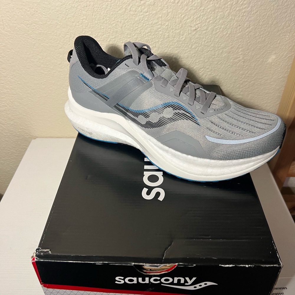 Saucony Tempus Grey and Black M9.5 Wide